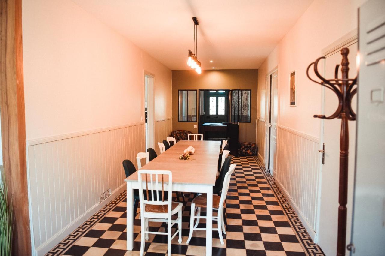 Maison De Campagne, Bord De Lac, Piscine, Billard 11 Per Plieux Екстериор снимка